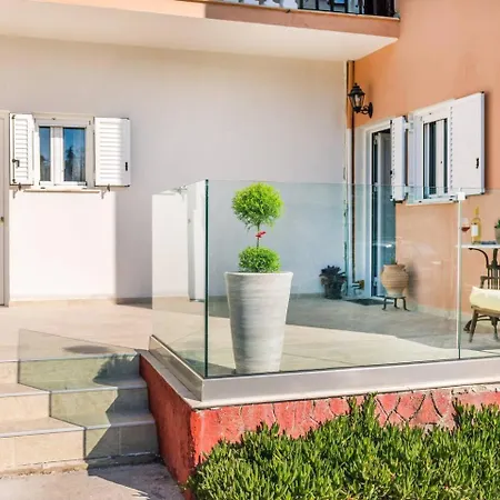 Apartman Lamda By Estia *